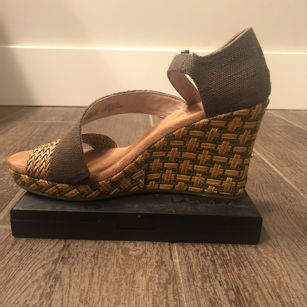 TOMS wedge sandals